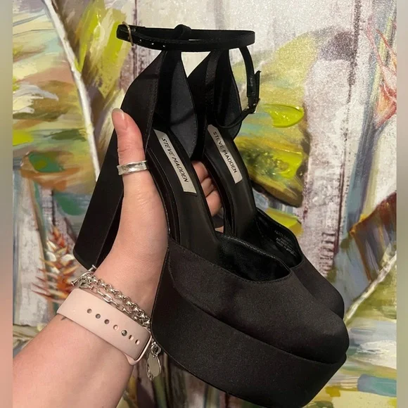 EUC Steve Madden Women's Agata Platform Pump Black Satin size 8.5 - Picture 6 of 7